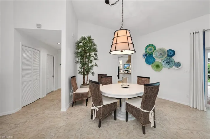 199  Edgemere S WAY, Naples, FL 34105