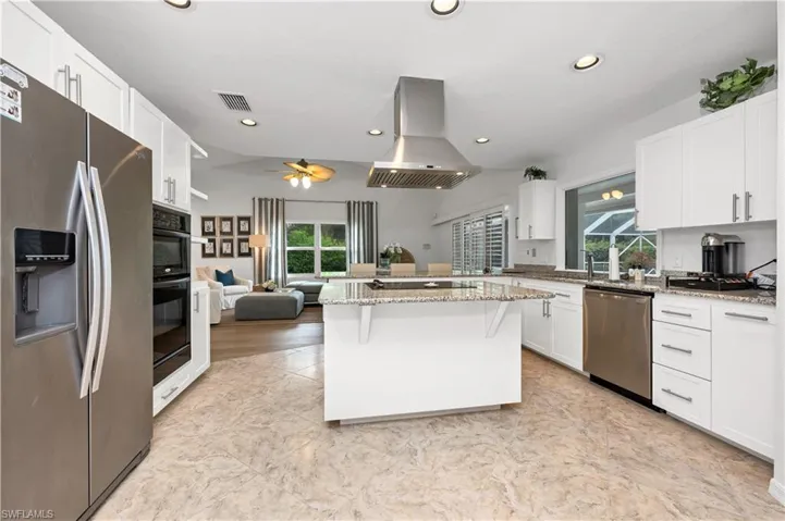 199  Edgemere S WAY, Naples, FL 34105
