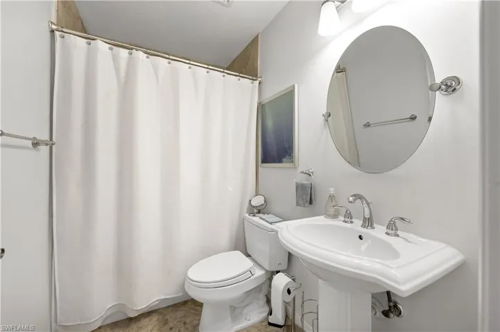 199  Edgemere S WAY, Naples, FL 34105