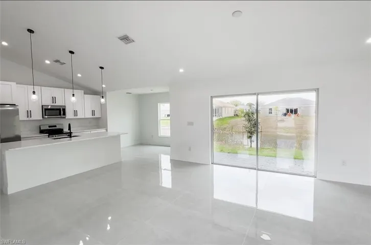 2906 Nw 22nd Ave, Cape Coral, Florida 33993