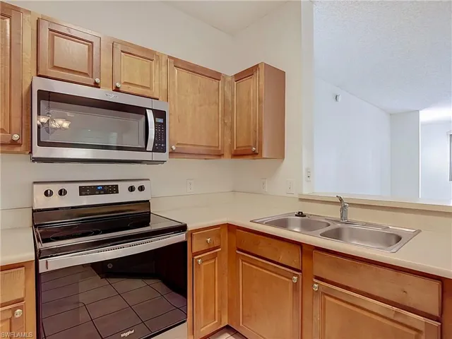 15585 Ocean Walk Cir 204, Fort Myers, Florida 33908