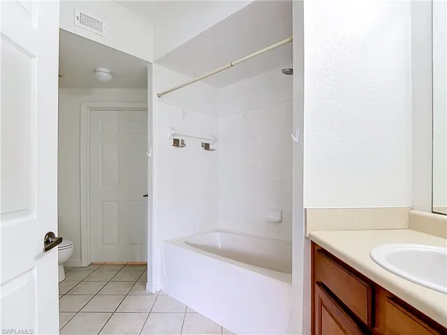 15585 Ocean Walk Cir 204, Fort Myers, Florida 33908