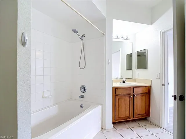 15585 Ocean Walk Cir 204, Fort Myers, Florida 33908