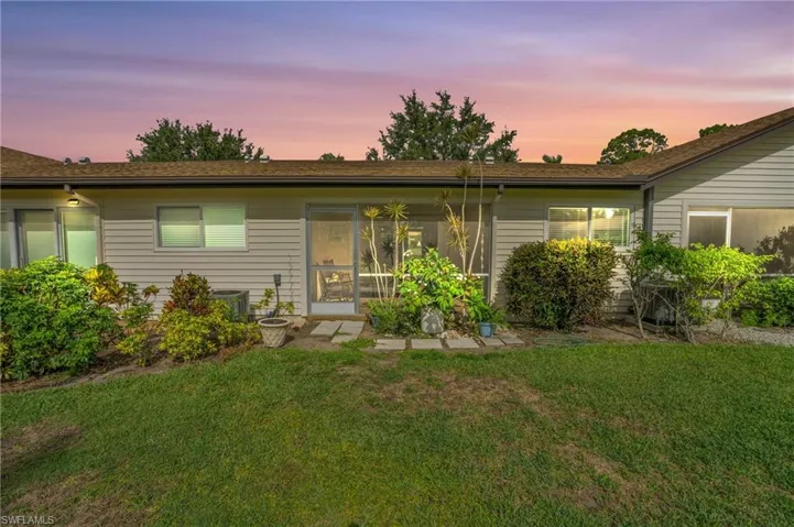 1079  Pine Isle  LN, Naples, FL 34112