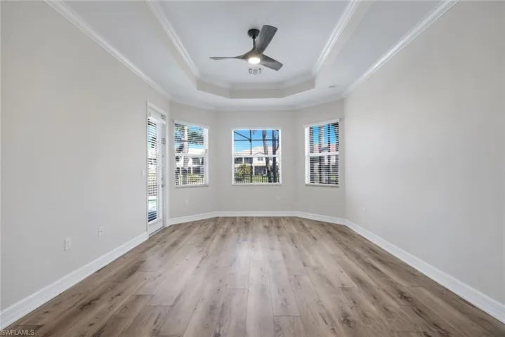 MAster Bedroom/ Natural light/ Lakeview
