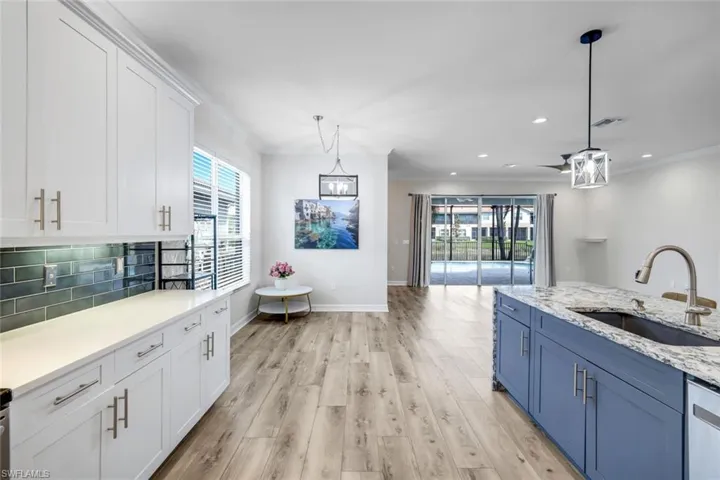 Open Concept kitchen / family room / dining area /breakfast area