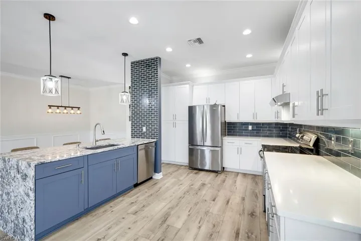 Open Concept kitchen / family room / dining area /breakfast area