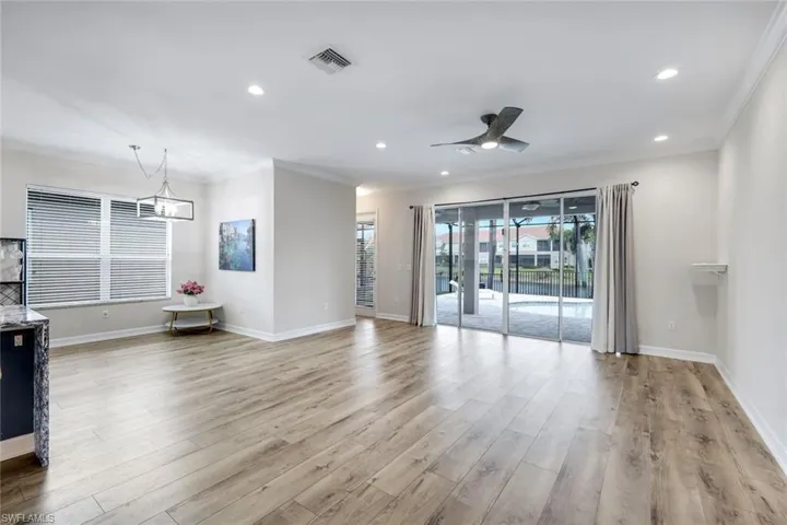 Open Concept kitchen / family room / dining area /breakfast area