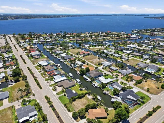 5606 Driftwood Pkwy, Cape Coral, Florida 33904
