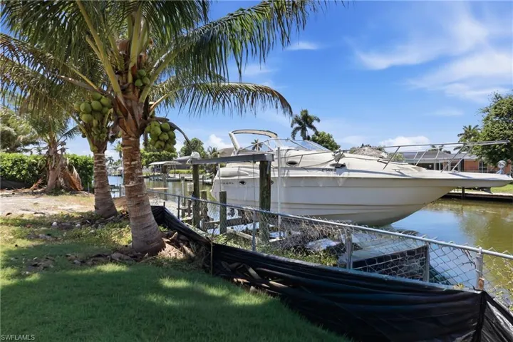 5606 Driftwood Pkwy, Cape Coral, Florida 33904