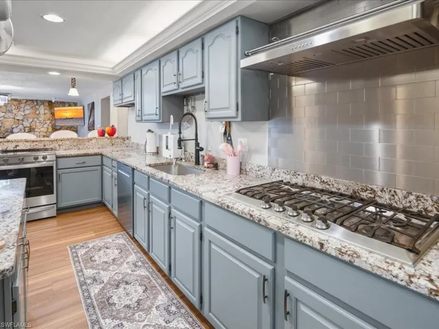 Chef's kitchen features gas and a range for cooking