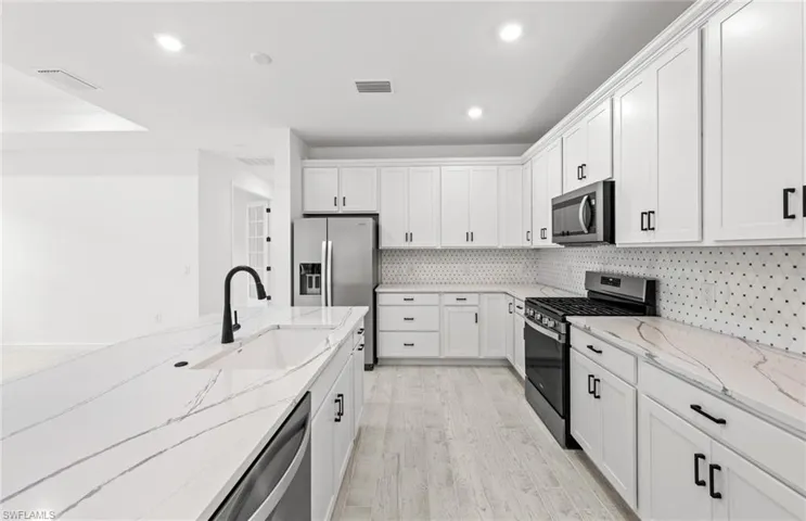 2059  Don Benito  WAY, Naples, FL 34120