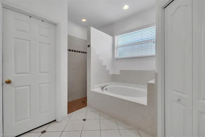12914  Stone Tower  LOOP, Fort Myers, FL 33913