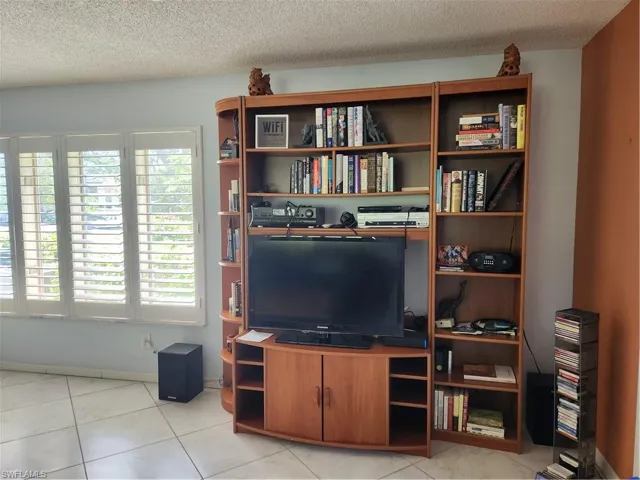 1629 Spoonbill Ln 1629-a, Naples, Florida 34105