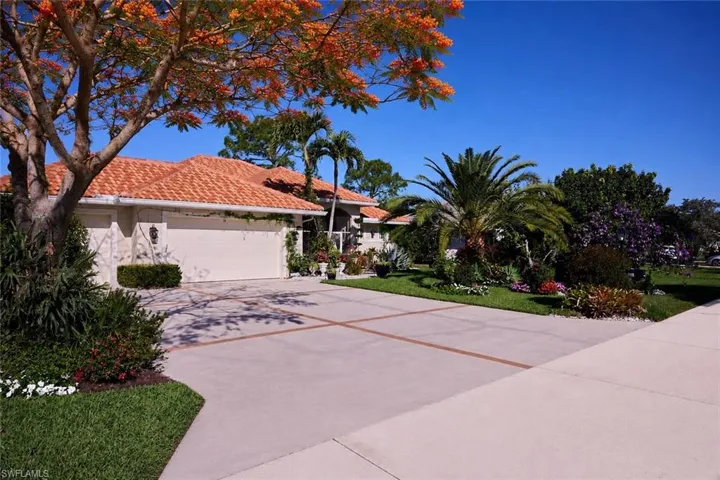 186 Muirfield Cir, Naples, Florida 34113