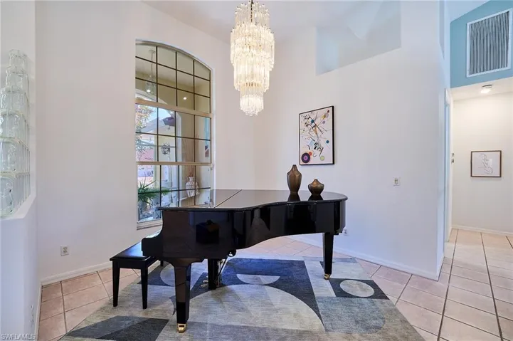 186 Muirfield Cir, Naples, Florida 34113