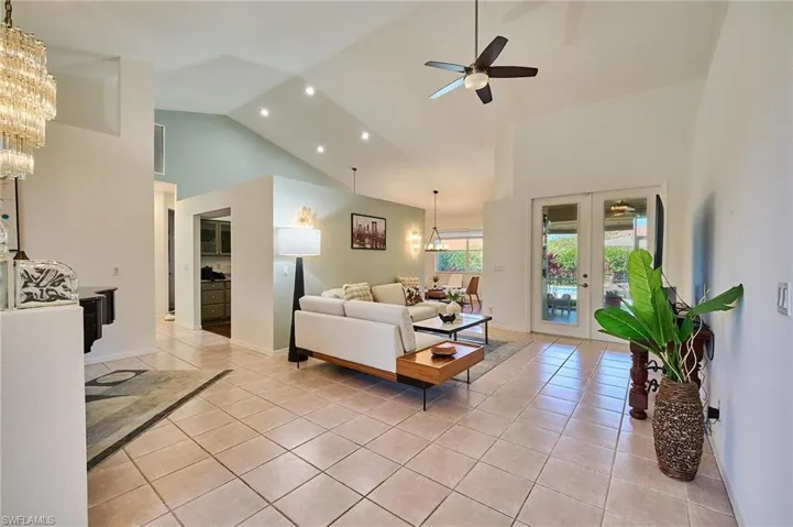 186  Muirfield  CIR, Naples, FL 34113
