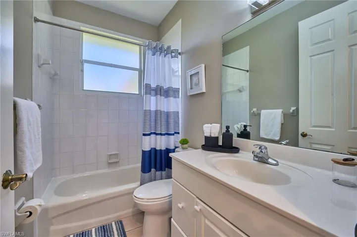 186  Muirfield  CIR, Naples, FL 34113