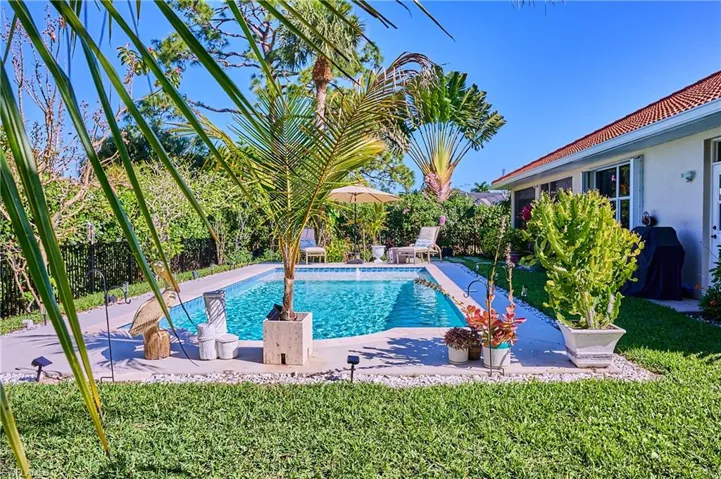 186 Muirfield Cir, Naples, Florida 34113