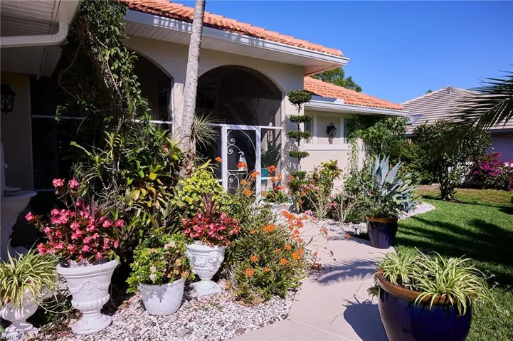 186  Muirfield  CIR, Naples, FL 34113