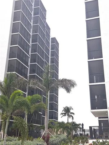 10th floor corner and direct beach front.