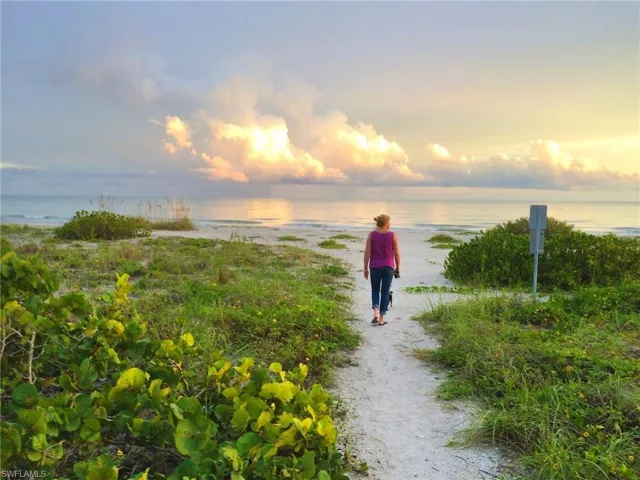 Only 7 homes from the deeded residential beach access