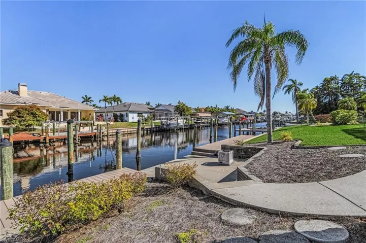 6 ft deep year round...sailboat access
