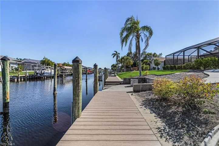 Boat dock and trek deck captains walk ...3 lots affords room for large vessel