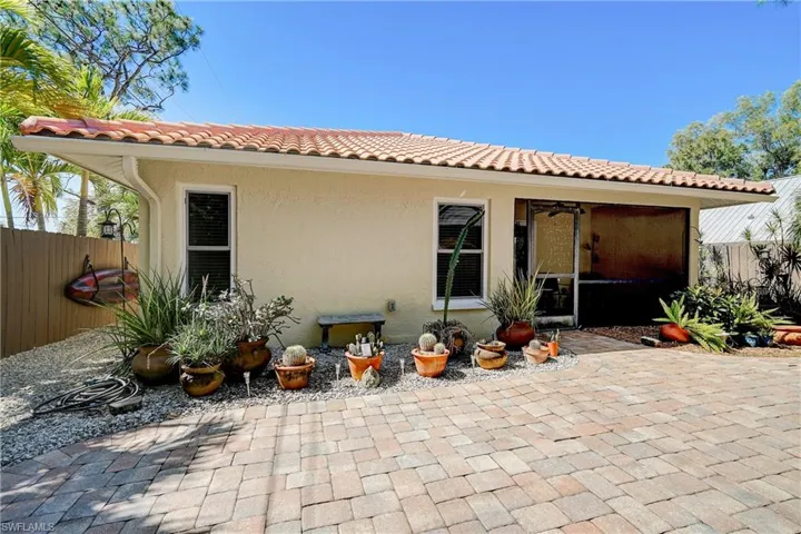 Rear view of the home.