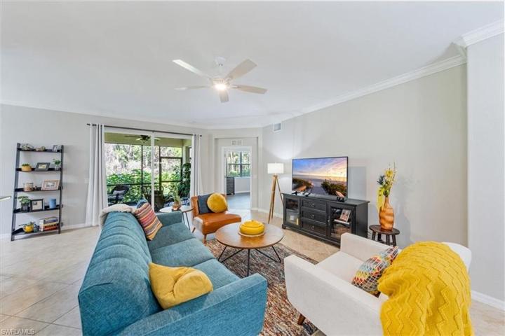 Family room overlooking lanai