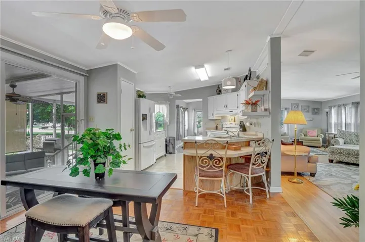 210  Grassy Key  LN, Naples, FL 34114