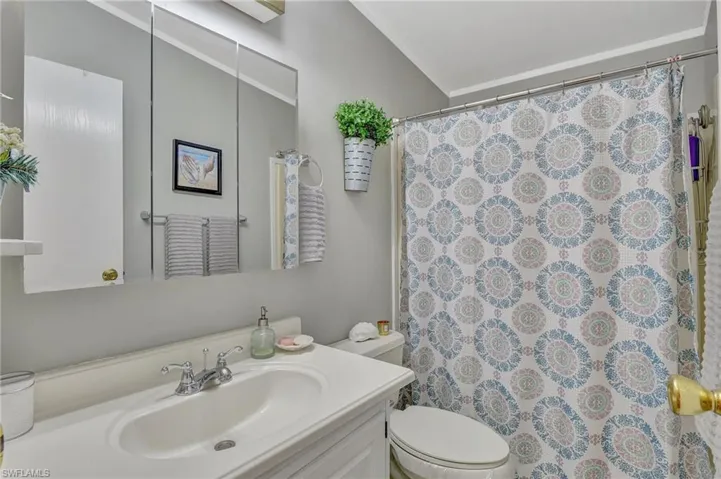 210  Grassy Key  LN, Naples, FL 34114