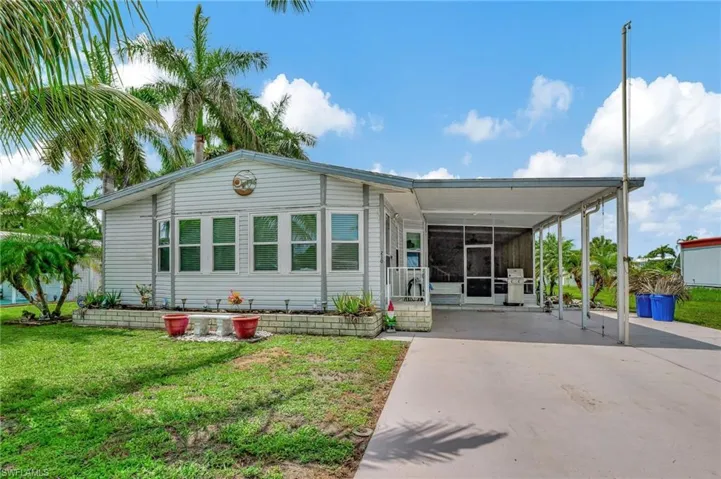 210  Grassy Key  LN, Naples, FL 34114