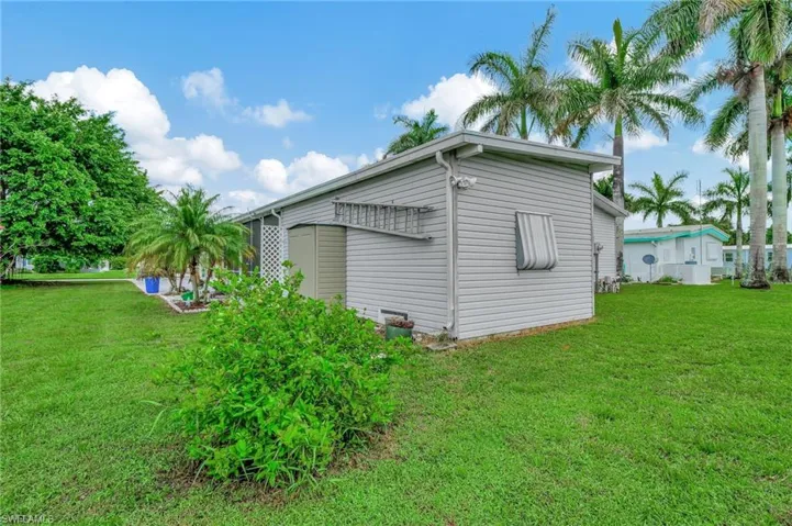 210  Grassy Key  LN, Naples, FL 34114