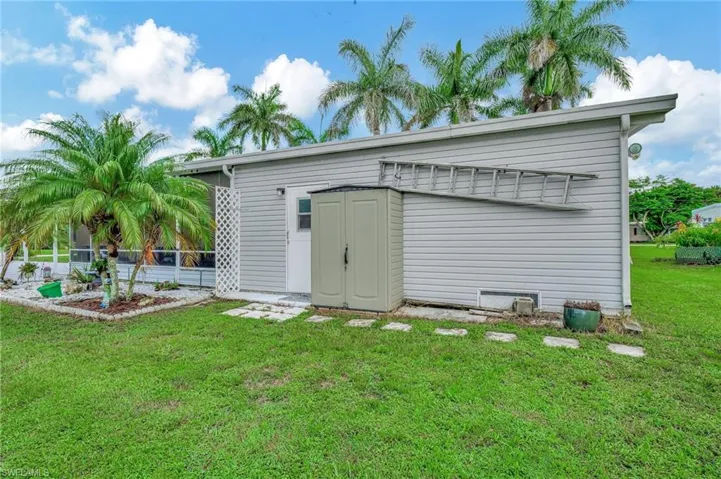 210  Grassy Key  LN, Naples, FL 34114