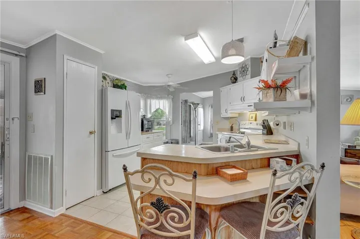 210  Grassy Key  LN, Naples, FL 34114