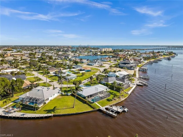 116 Feet of Direct River Frontage