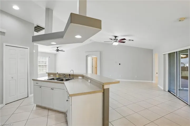 Kitchen island with dishwasher