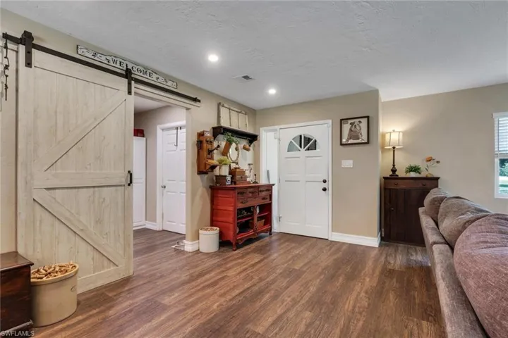 6101  Lancewood  WAY, Naples, FL 34116