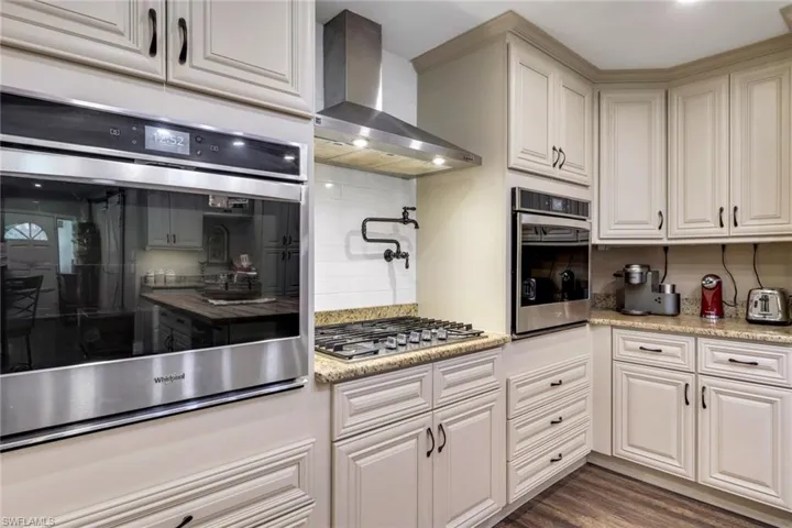 6101 Lancewood Way, Naples, Florida 34116