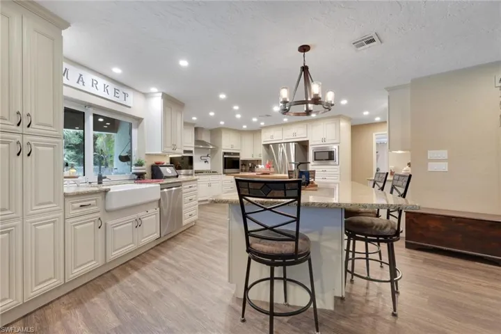 6101  Lancewood  WAY, Naples, FL 34116