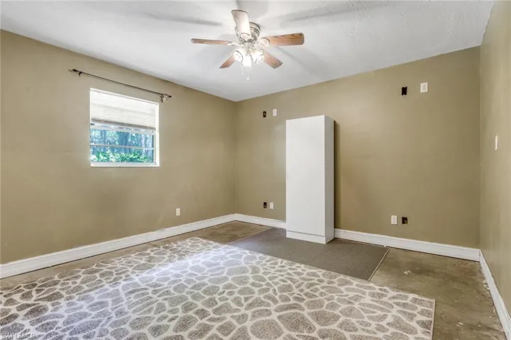 6101  Lancewood  WAY, Naples, FL 34116