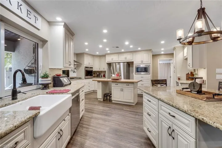 6101  Lancewood  WAY, Naples, FL 34116