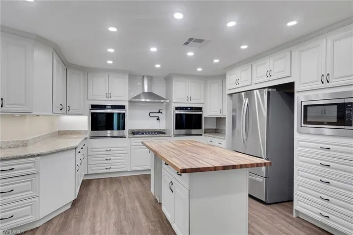 6101 Lancewood Way, Naples, Florida 34116