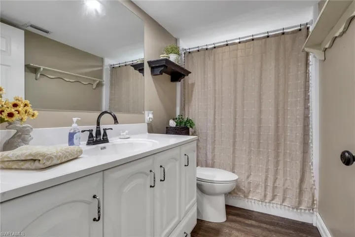 6101  Lancewood  WAY, Naples, FL 34116