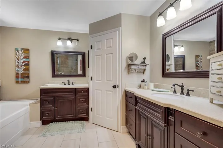 6101  Lancewood  WAY, Naples, FL 34116