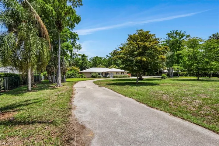 6101  Lancewood  WAY, Naples, FL 34116