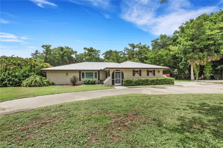 6101 Lancewood Way, Naples, Florida 34116