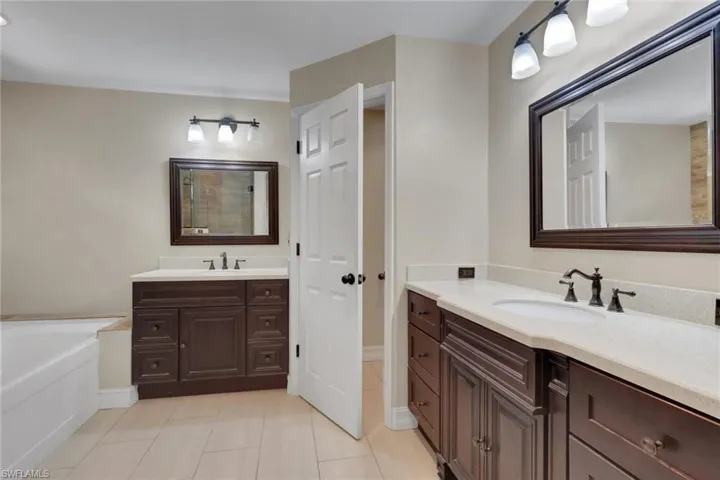 6101 Lancewood Way, Naples, Florida 34116