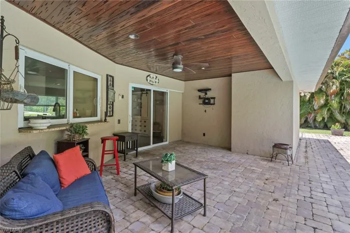 6101 Lancewood Way, Naples, Florida 34116